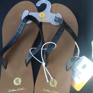 Size 9 women’s flip flop sandals